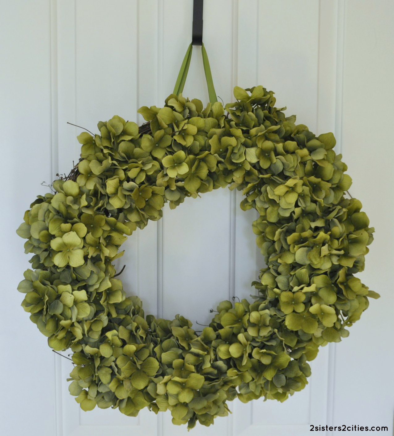 Made from Pinterest: DIY Hydrangea Wreath | 2 Sisters 2 Cities